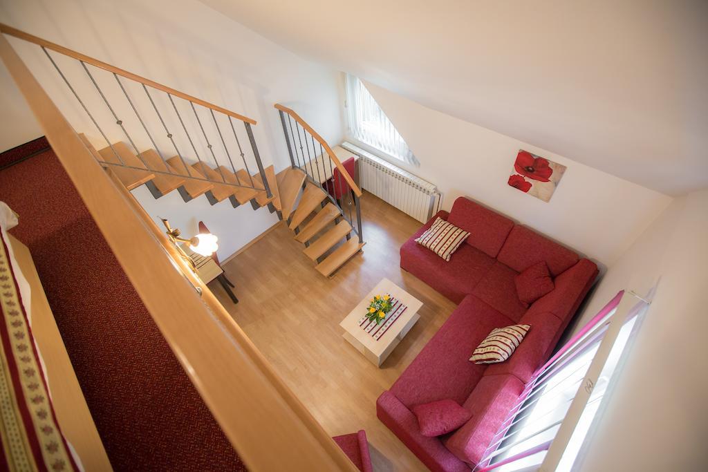 Apartments And Rooms Millennium Ogulin Pokoj fotografie
